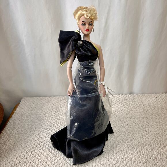 Black Ice Madra Lord Gene Marshall Doll Ashton Drake 16" Excellent Mel Odom - Picture 1 of 10